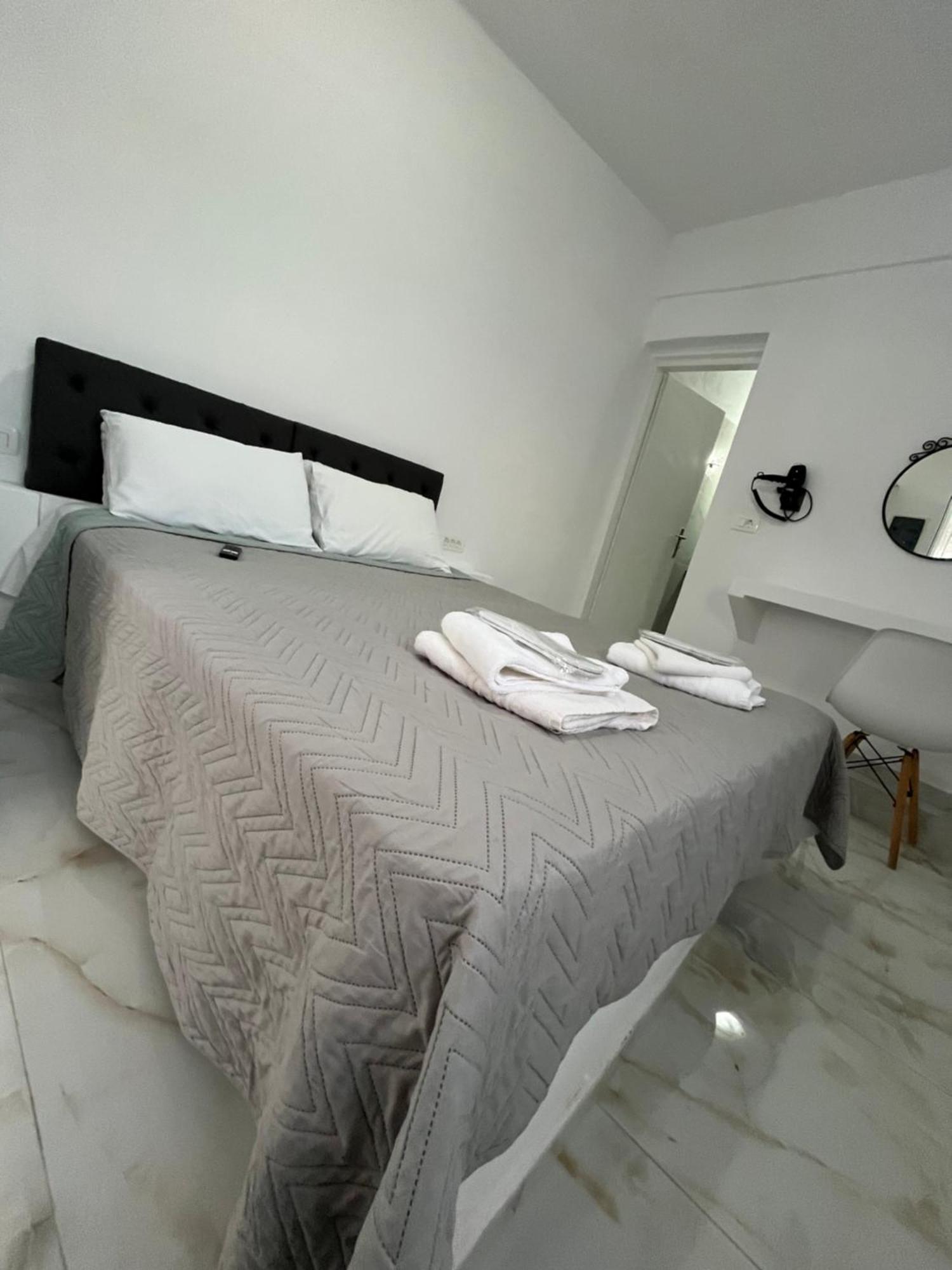 Stella Nomikou Apartments Firostefani Exterior foto
